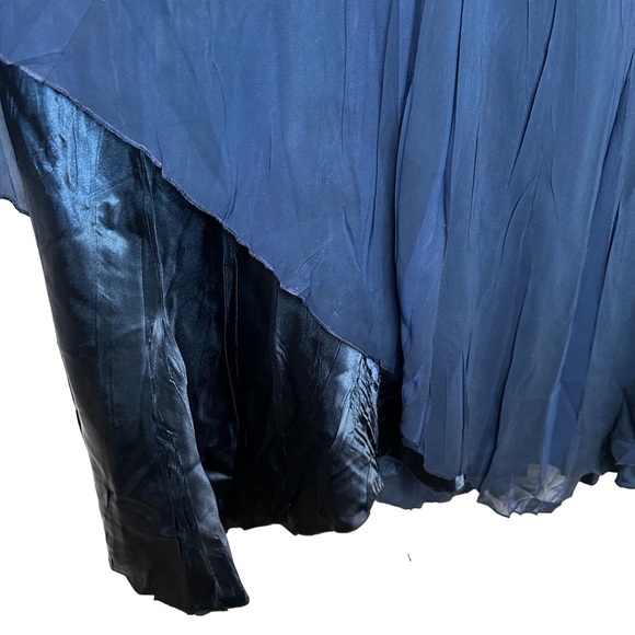 Komarov beaded V-neck 3/4 sleeve ruffled tiered dress in Navy size Small… - Picture 4 of 6